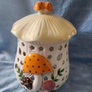 Merry mushroom tea light holder